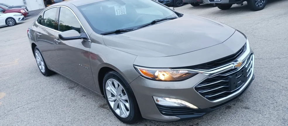 Chevrolet Malibu LT Sedan 1.5L image indicator(10)