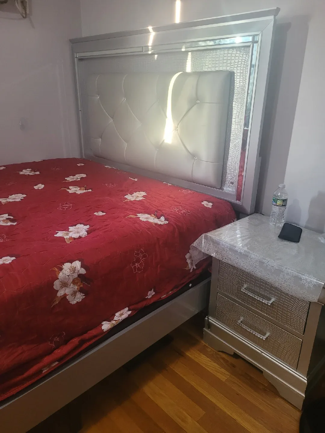 Bedroom Set with Nightstand thumbnail