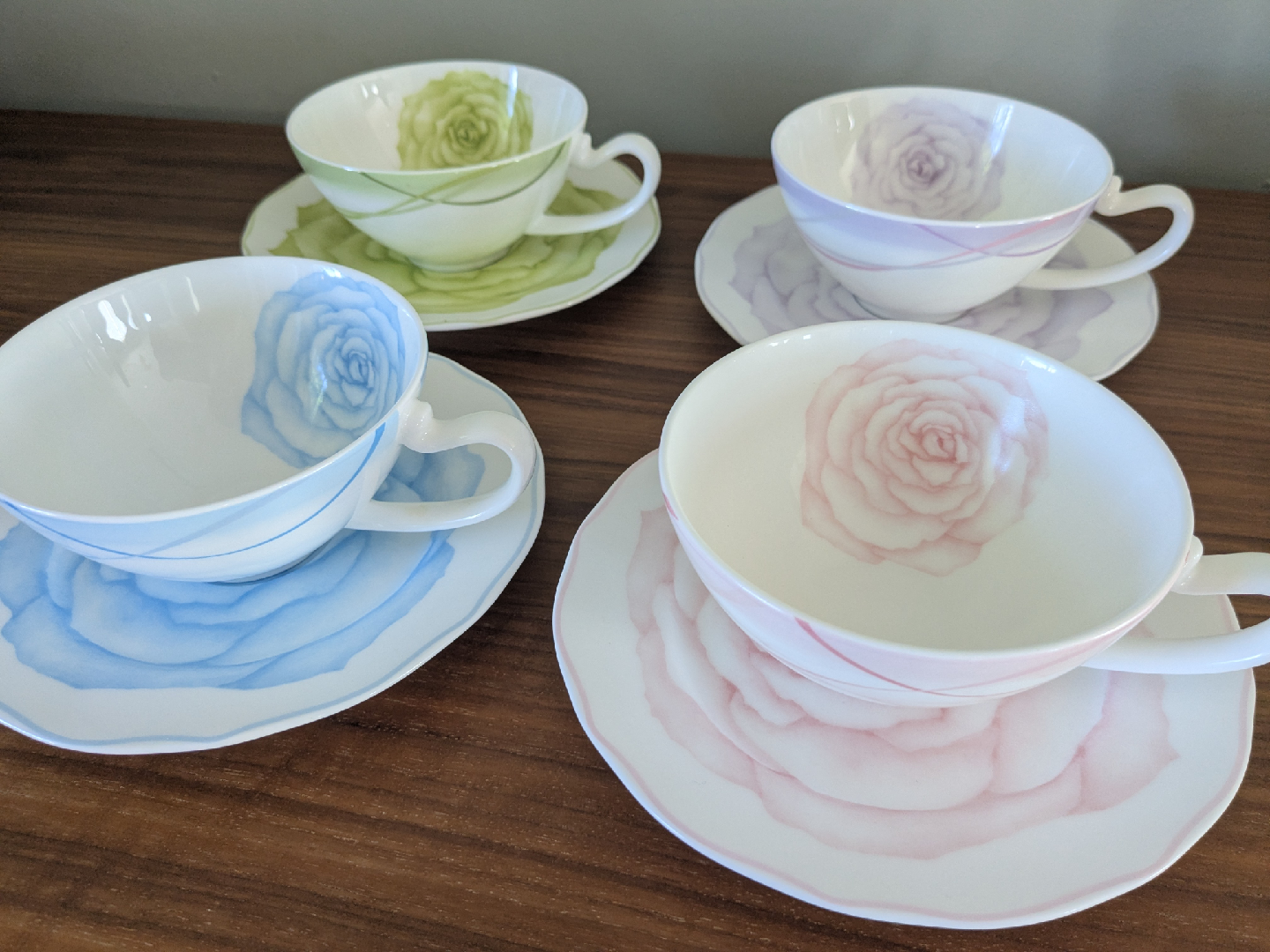 Tea Cup & Saucer Set (4)