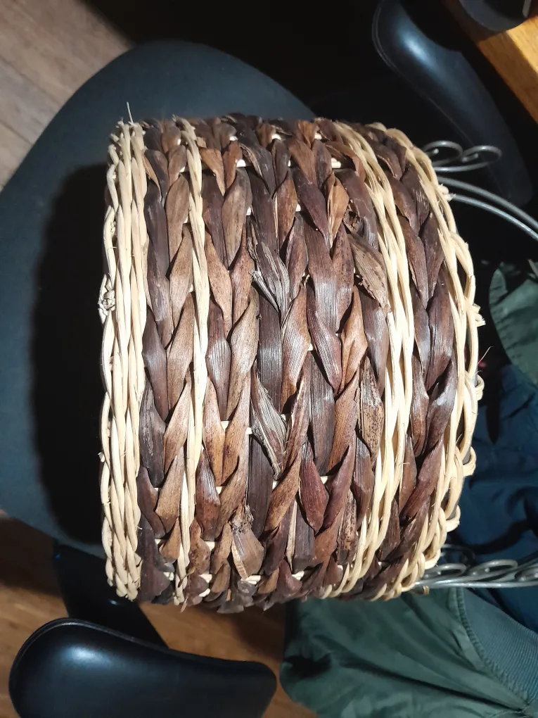 Woven Basket with Metal Stand image indicator(3)