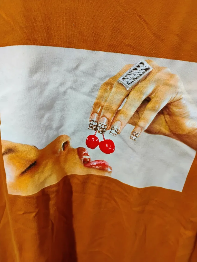 Supreme Cherry T-Shirt image indicator(2)
