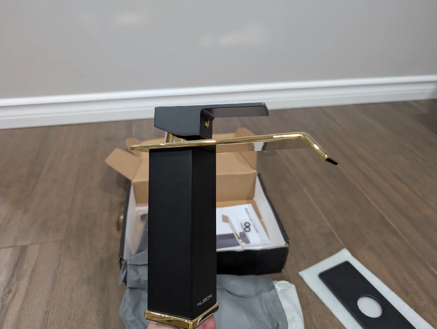 Brand New Bathroom Waterfall Faucet For Sale image indicator(5)