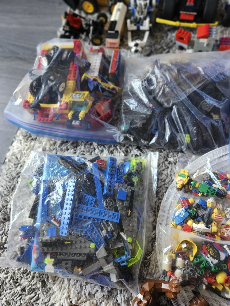 VINTAGE LEGO COLLECTION LOT - photo 3