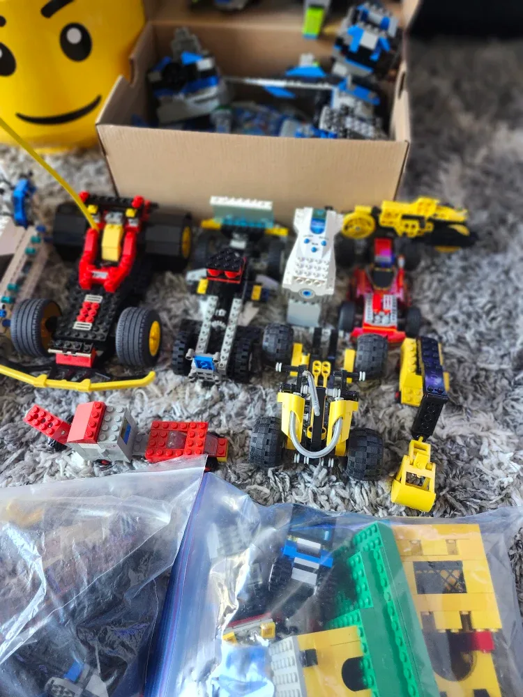 VINTAGE LEGO COLLECTION LOT image indicator(4)