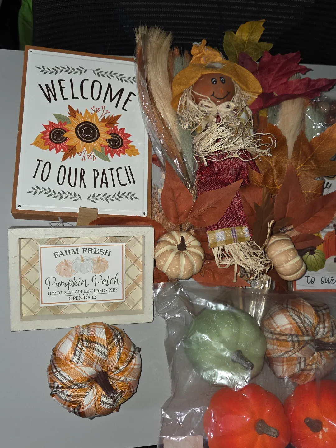 New Fall & Thanksgiving Decor Bundle - Lot B image indicator(3)