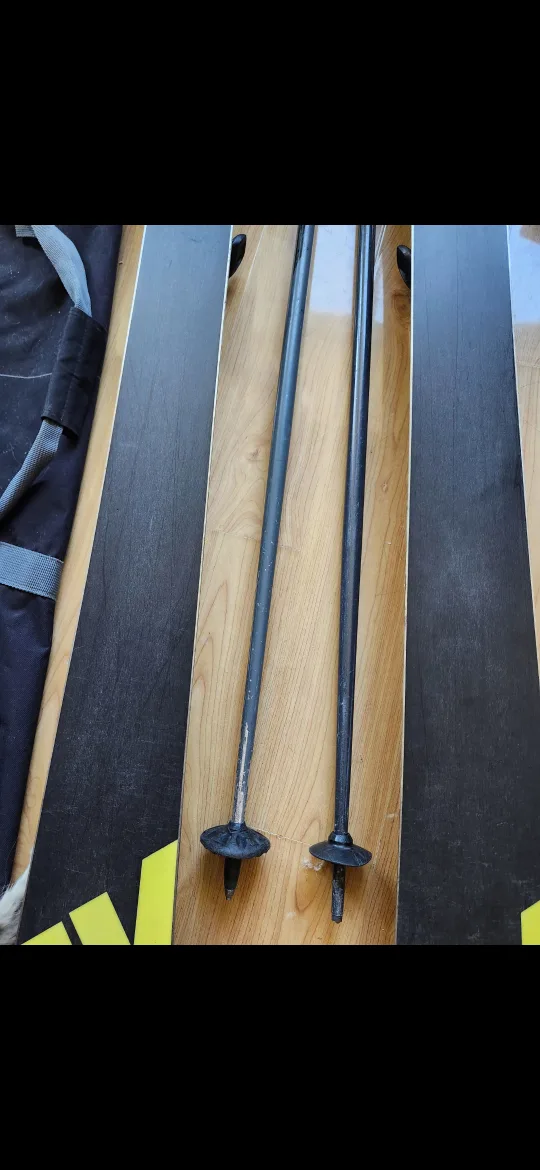 Skis and Swix Poles. 174cm image indicator(3)