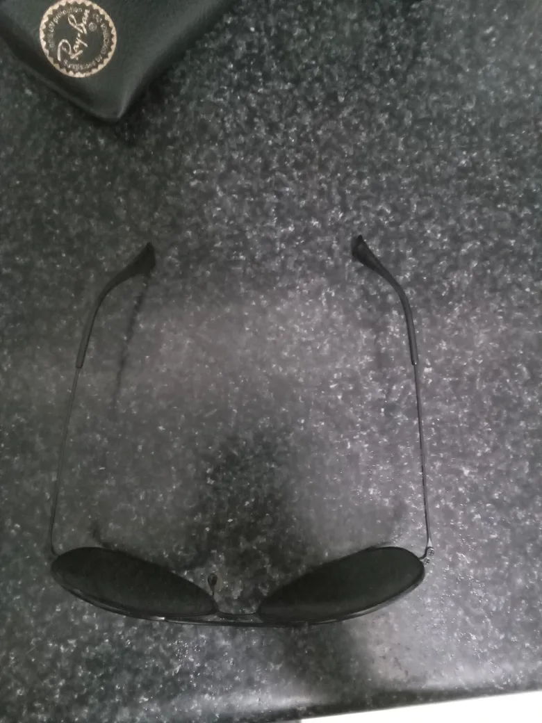 Ray-Ban Sunglasses with Case image indicator(3)