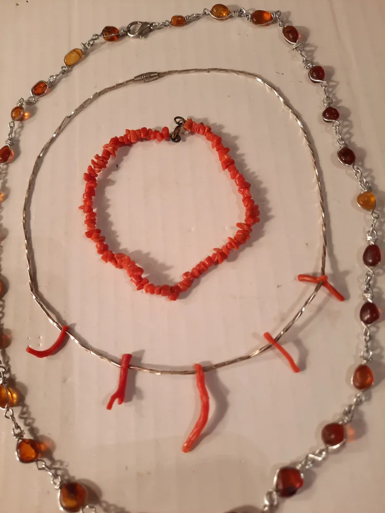 Amber & Coral Jewellery Set - Necklaces & Bracelet image indicator(8)