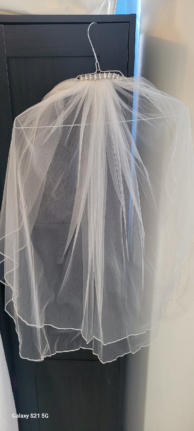 Wedding Veil with Rhinestone Detail - photo 2