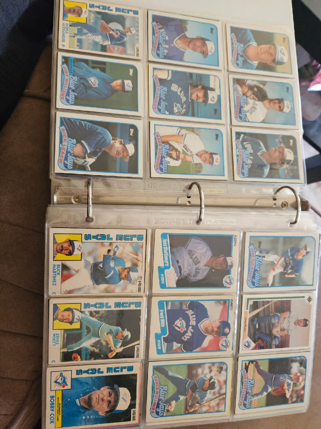 Vintage Baseball Cards Collection image indicator(6)