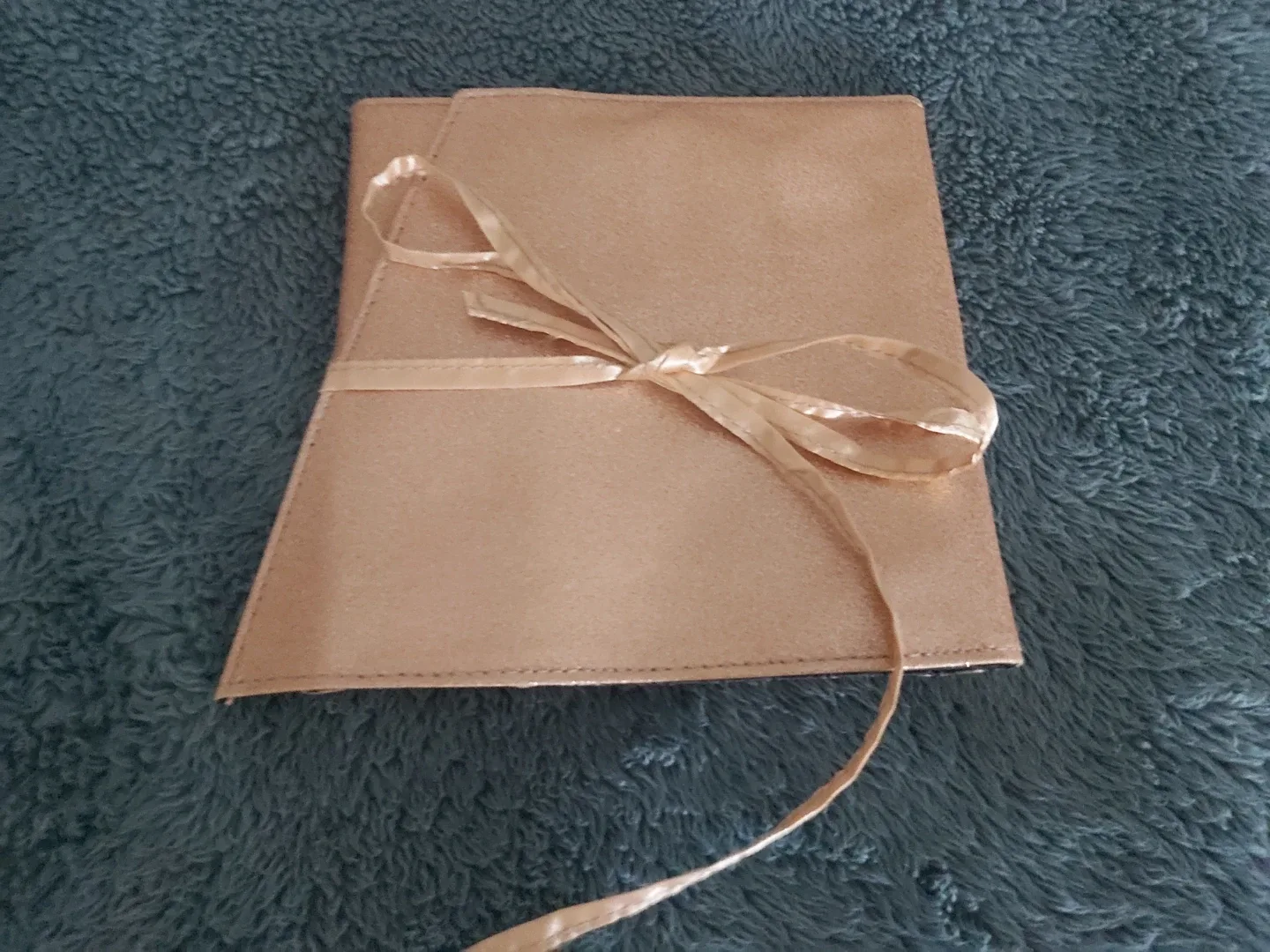 Makeup Brush Set with Carrying Case image indicator(4)