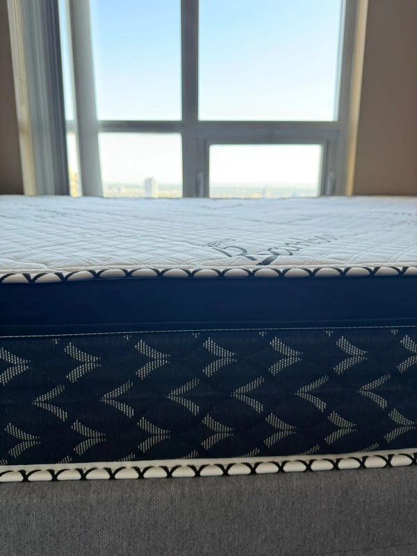 QUEEN MATTRESS