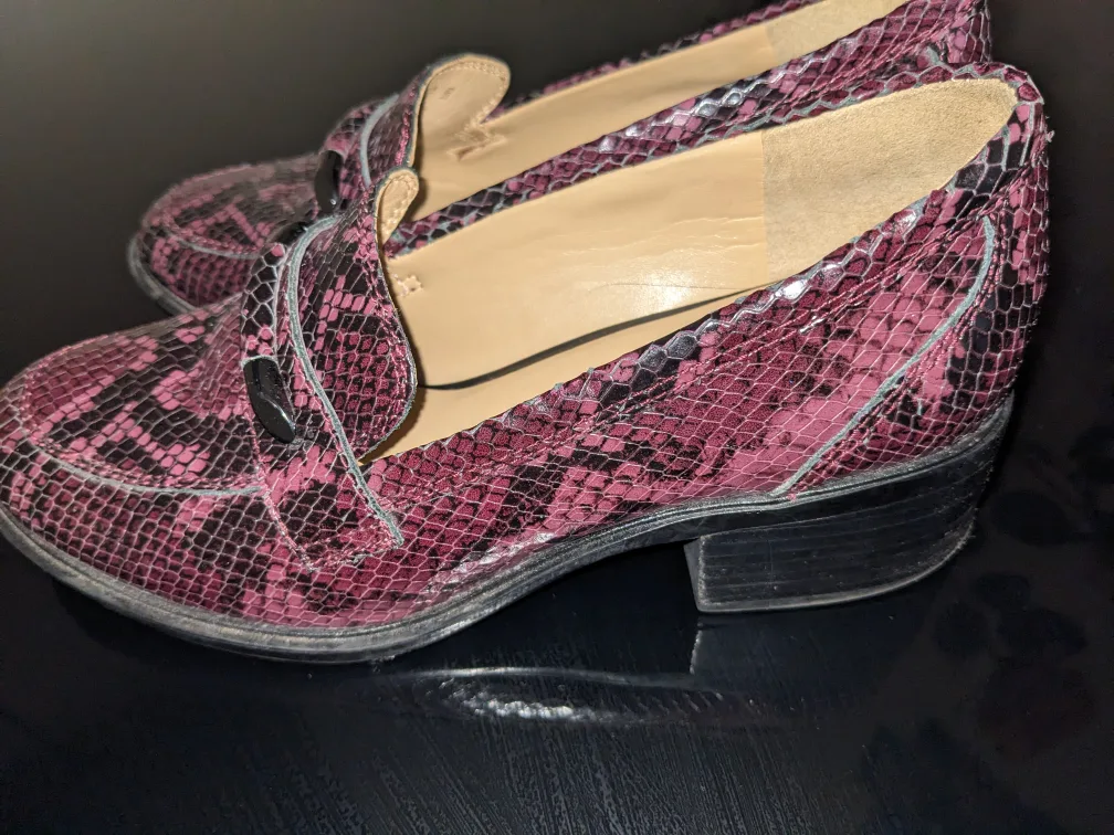 Naturalizer Snakeskin Loafers - Size 6M thumbnail