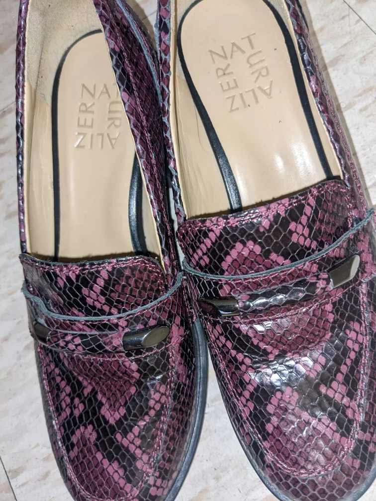Naturalizer Snakeskin Loafers - Size 6M image indicator(2)