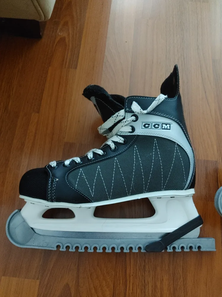 CCM Hockey Skates image indicator(2)