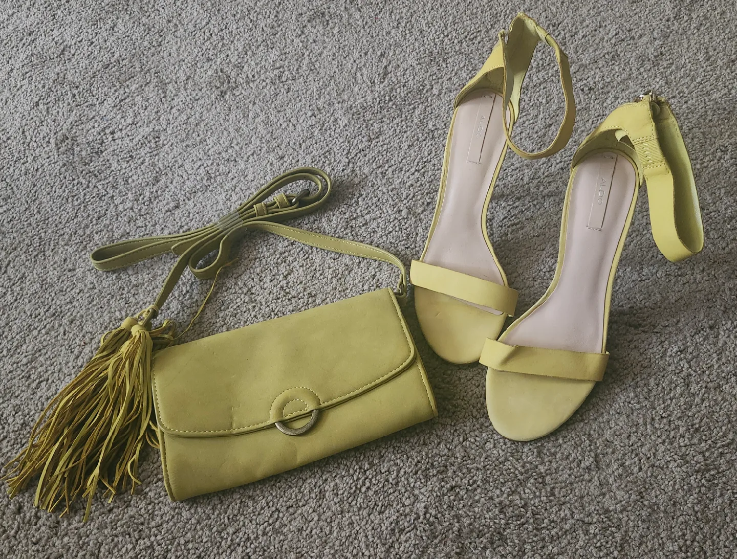Women Shoes w/matching Purse thumbnail
