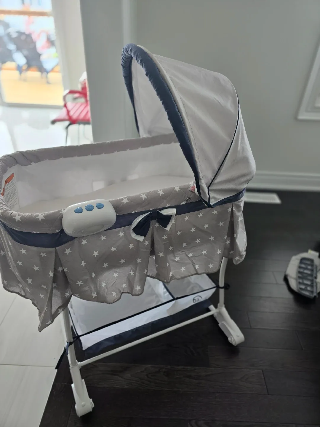 Star Pattern Bassinet image indicator(2)