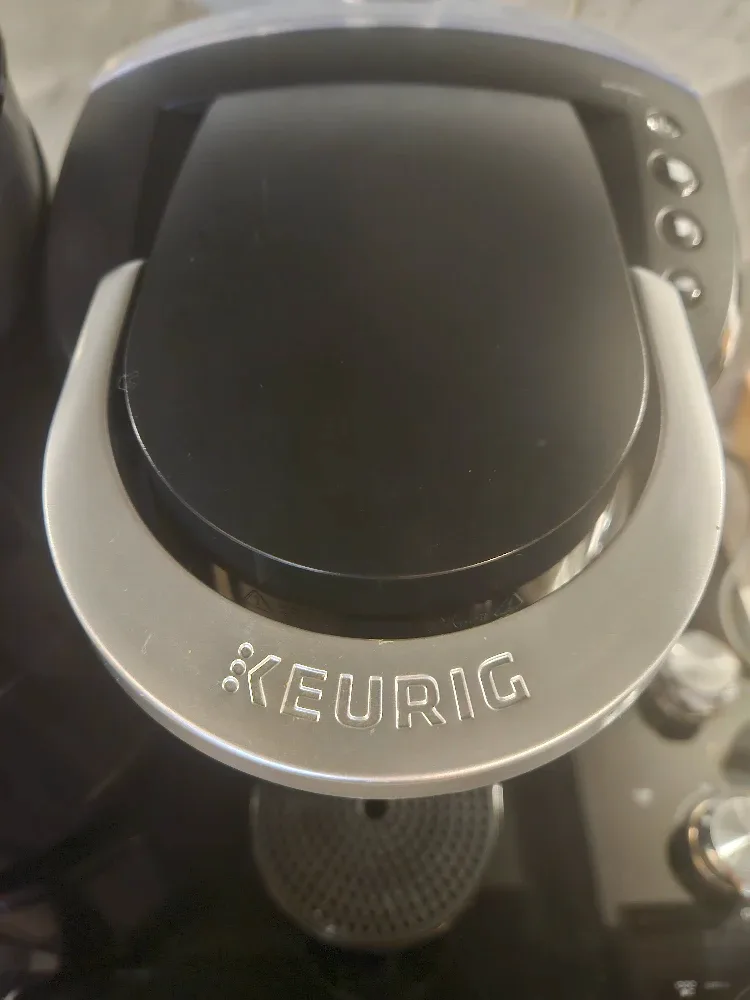 *MUST SELL BY TOMORROW* Keurig Coffee Maker & T-fal Air Fryer image indicator(4)