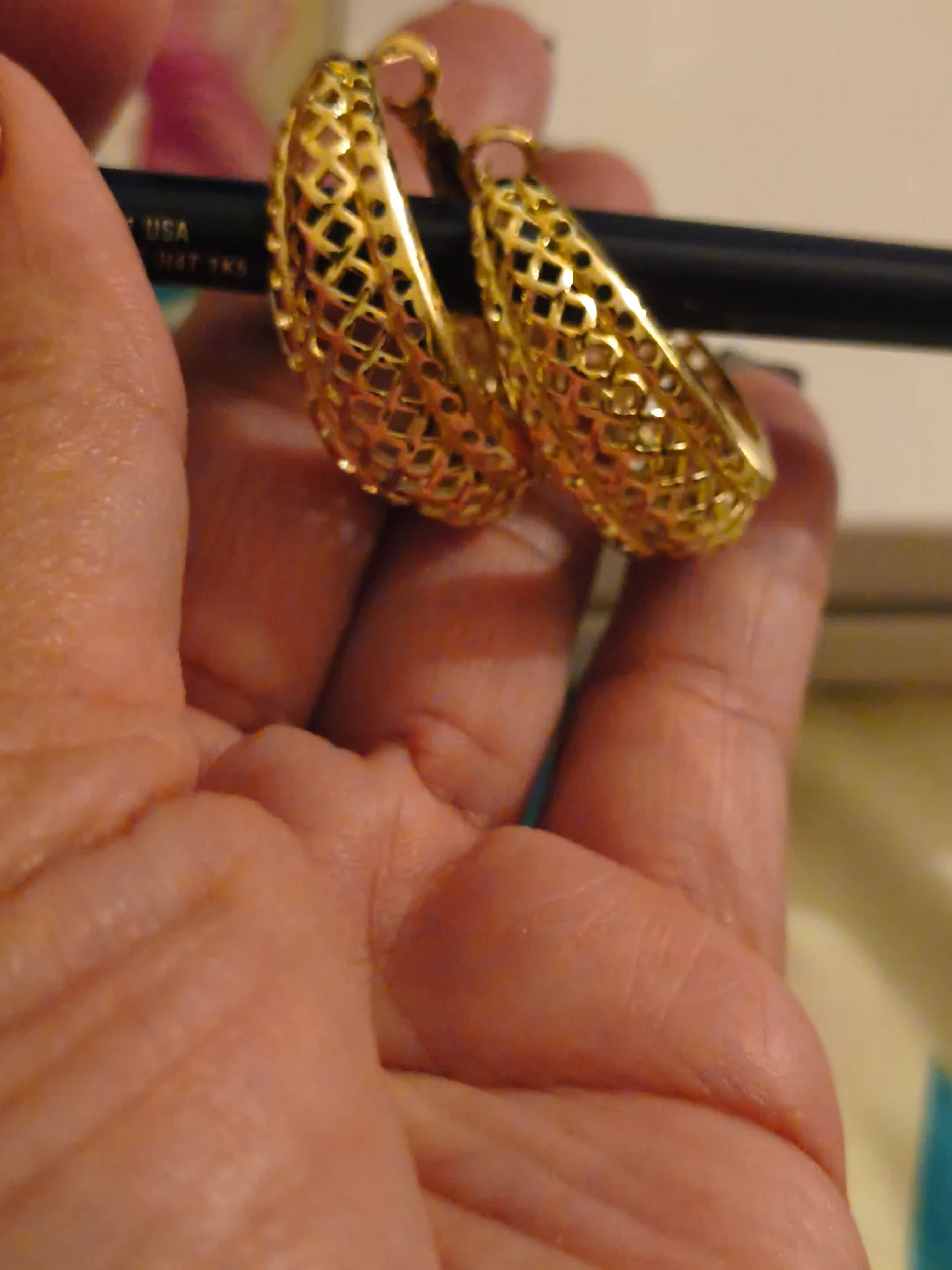 Gold Tone Hoop Earrings image indicator(2)