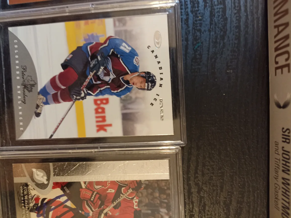 Hockey Trading Cards - Assorted Players image indicator(10)