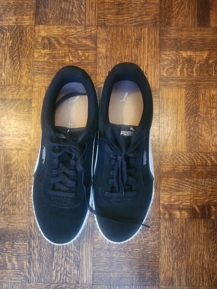 Puma Carina Sneakers - Women's Size 11 image indicator(2)