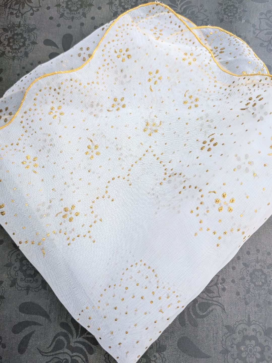 White & Gold Sheer Vintage Handkerchief - photo 2