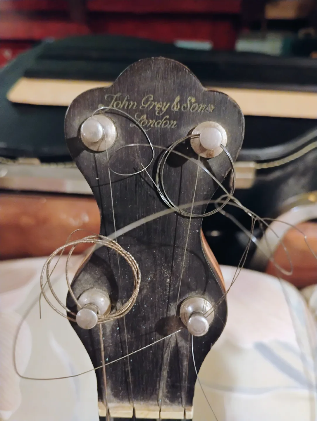 vintage musical instruments image indicator(5)