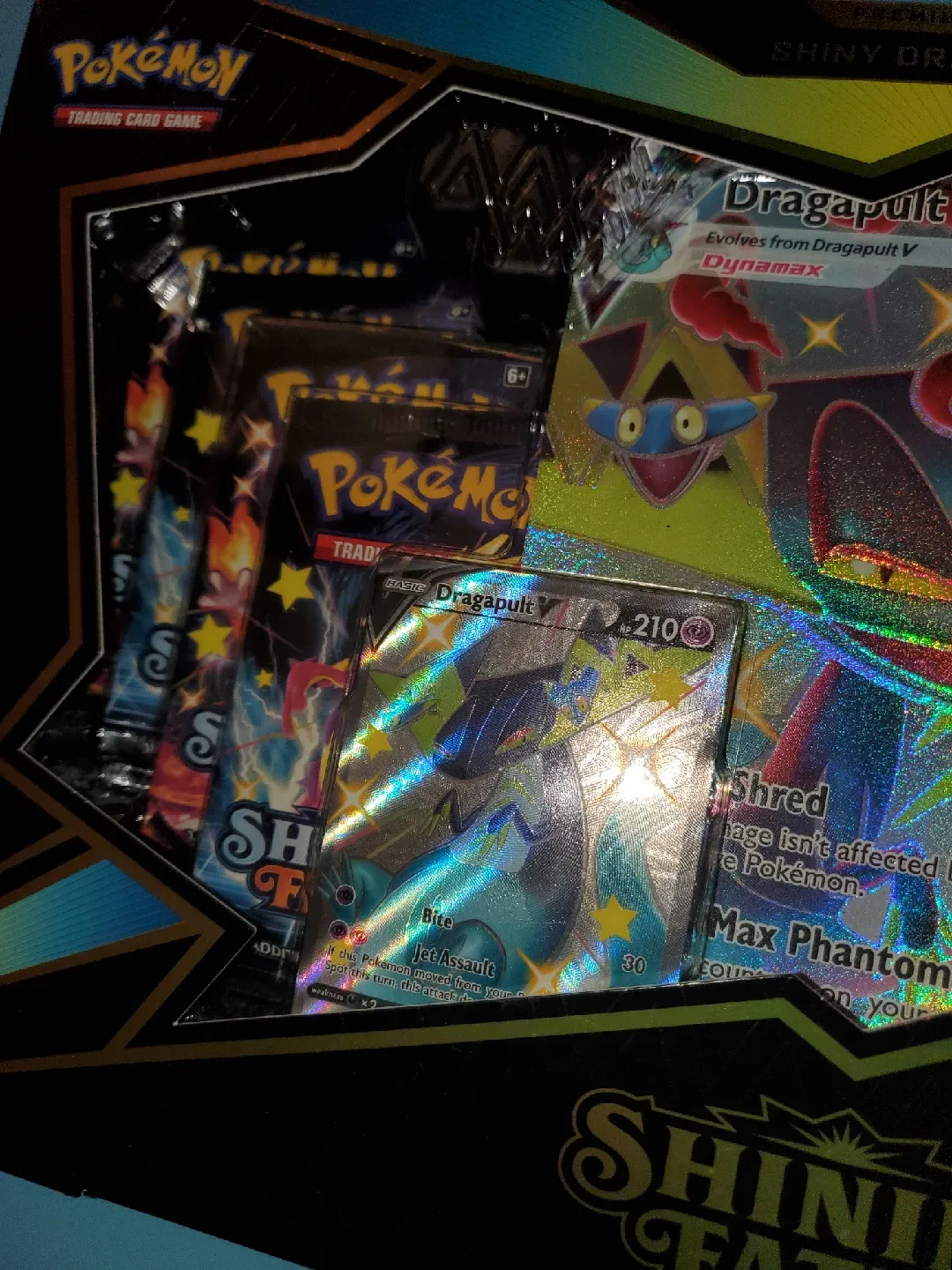 Pokemon Shining Fates Premium Collection image indicator(3)