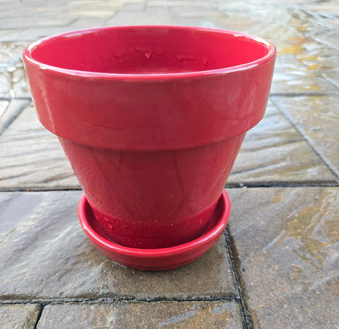 6.5" Red Ceramic Flower Pot with Saucer image indicator(2)