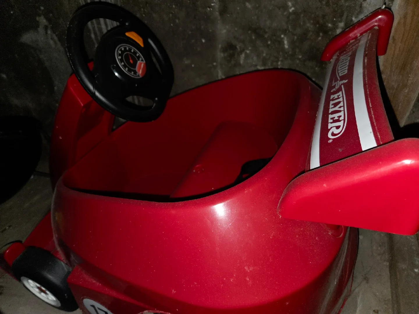 Radio Flyer Race Car Ride-On thumbnail