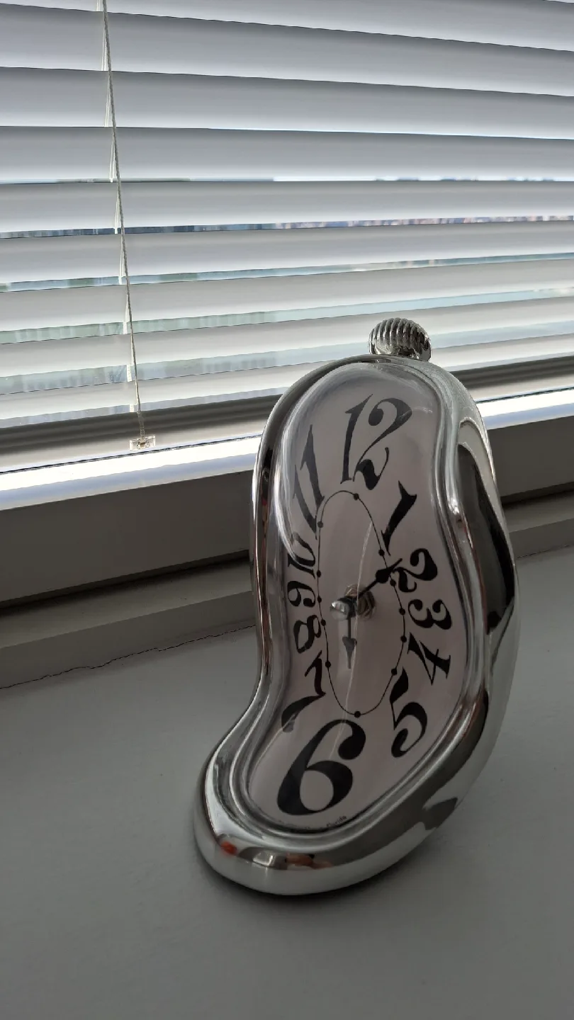 Salvador Dali Melting Clock image indicator(2)