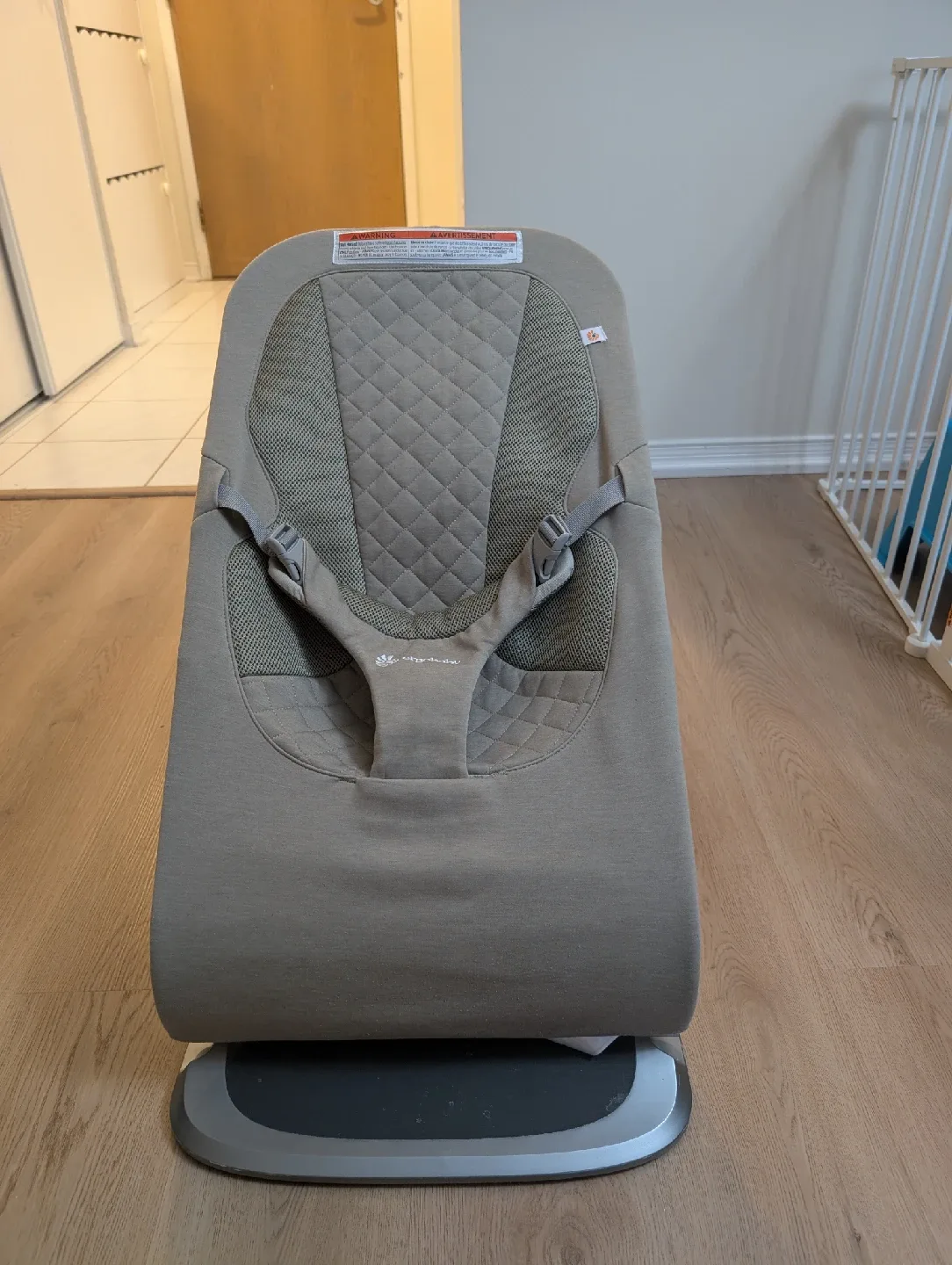 SALE!!!!! Ergobaby Evolve Bouncer 3 in 1 - Knit soft olive color image indicator(2)