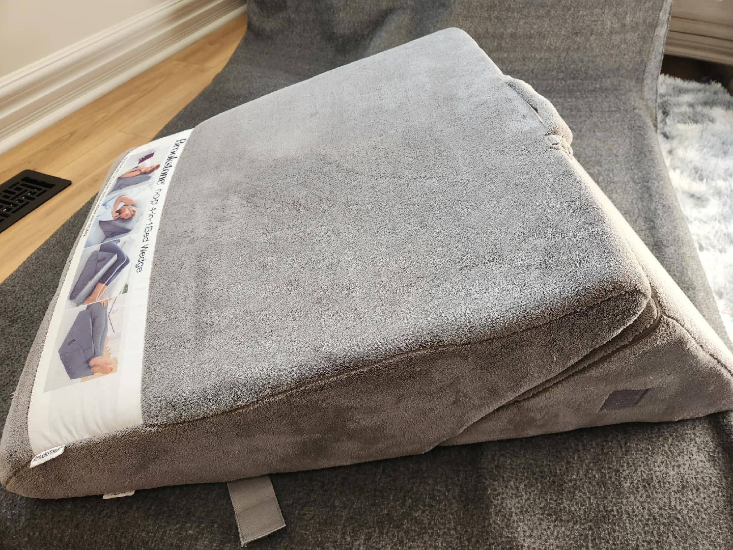 Brookstone n-a-p 4-in-1 Bed Wedge Pillow image indicator(4)