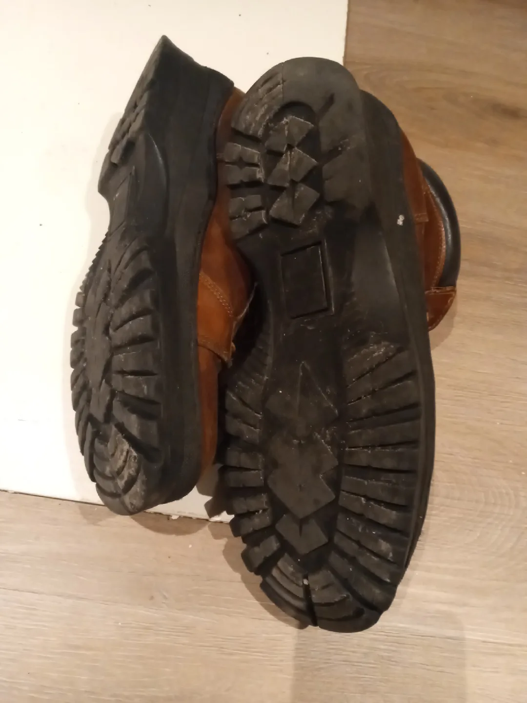 Roots Brown Leather Boots image indicator(2)