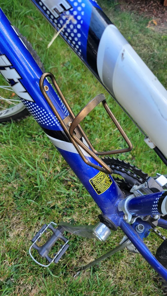 DLX 21Speed Bike W/$95Value Of RemovableBasket&XLSeat image indicator(3)