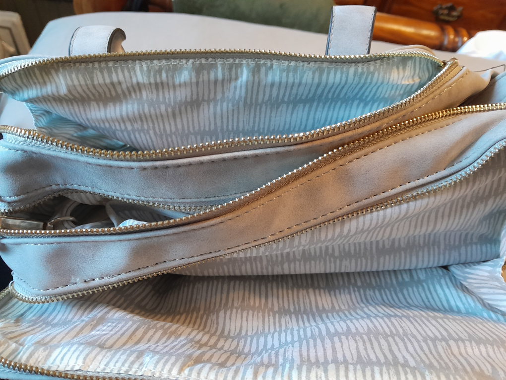 light grey purse - photo 2
