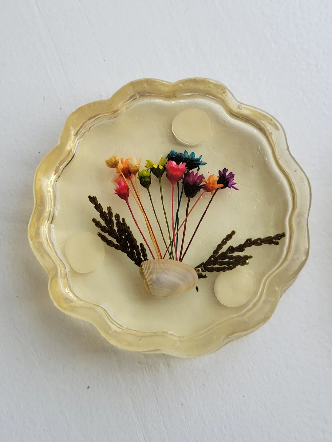 vintage Handmade Resin Coasters with Dried Flowers and Shells image indicator(4)