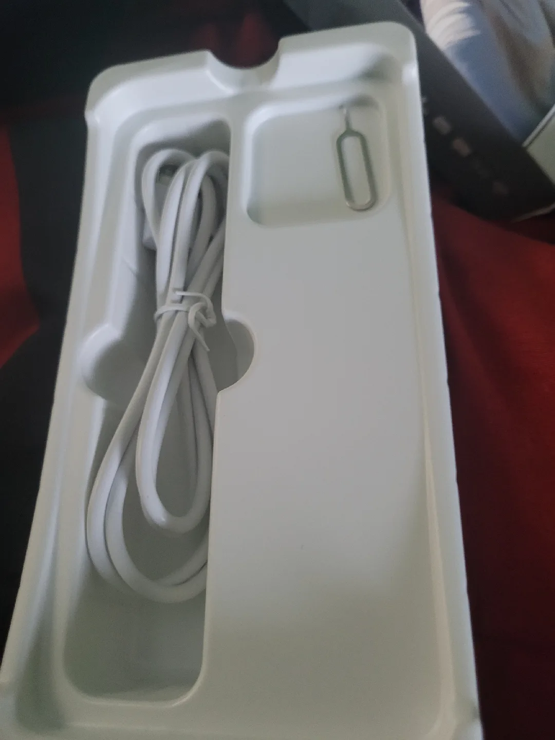 Apple iPhone 11 64GB Red w/ Box image indicator(5)