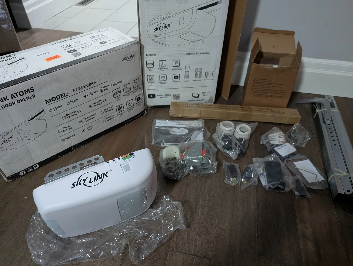 Brand New Skylink 1 1/4HP Garage Door Opener For Sale image indicator(6)