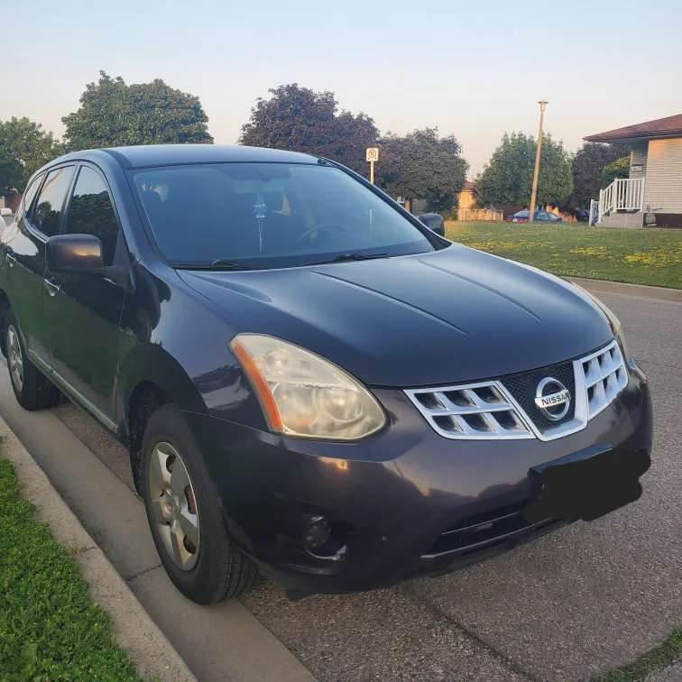 2011 Nissan Rogue FWD - Sold As Is image indicator(3)