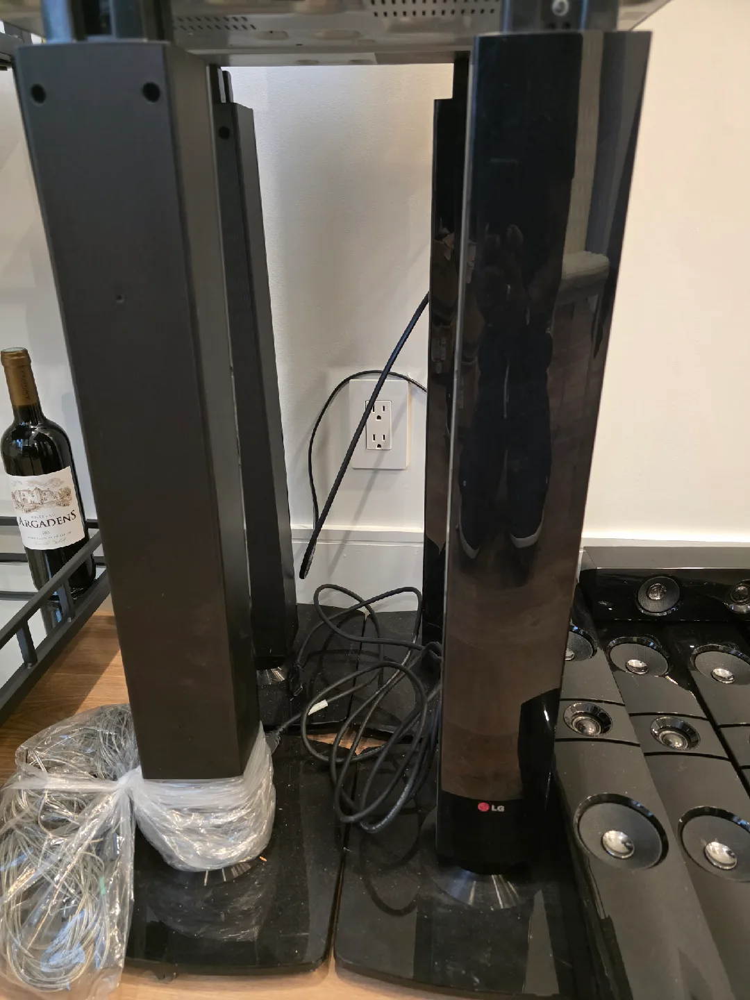 LG 3D Blu-ray Home Theater System image indicator(6)