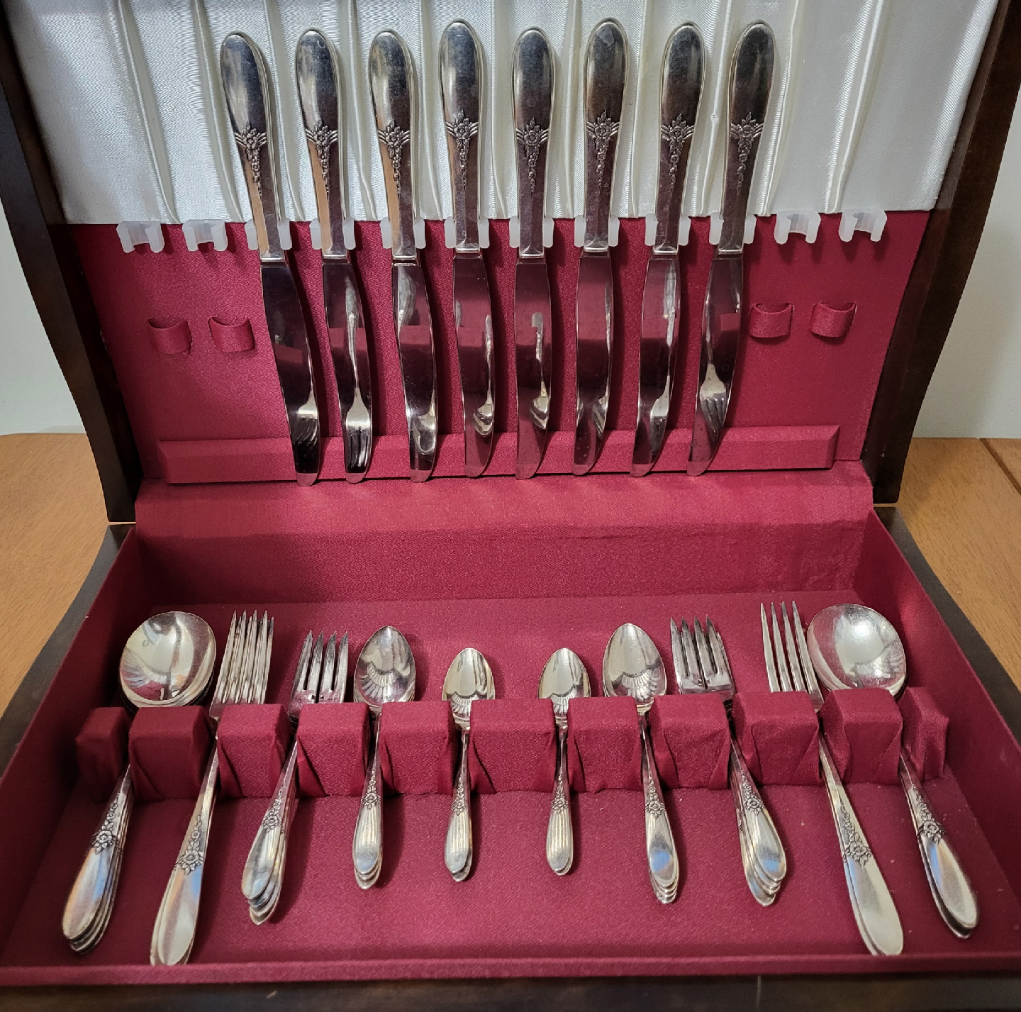 1920's Vintage Silverware Set in Wooden Box