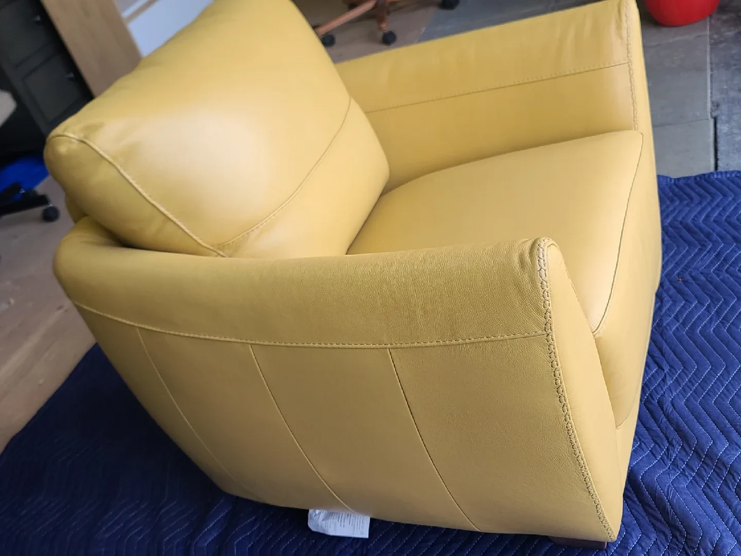 Dylan Italian Leather Lounge Chair Brown image indicator(4)