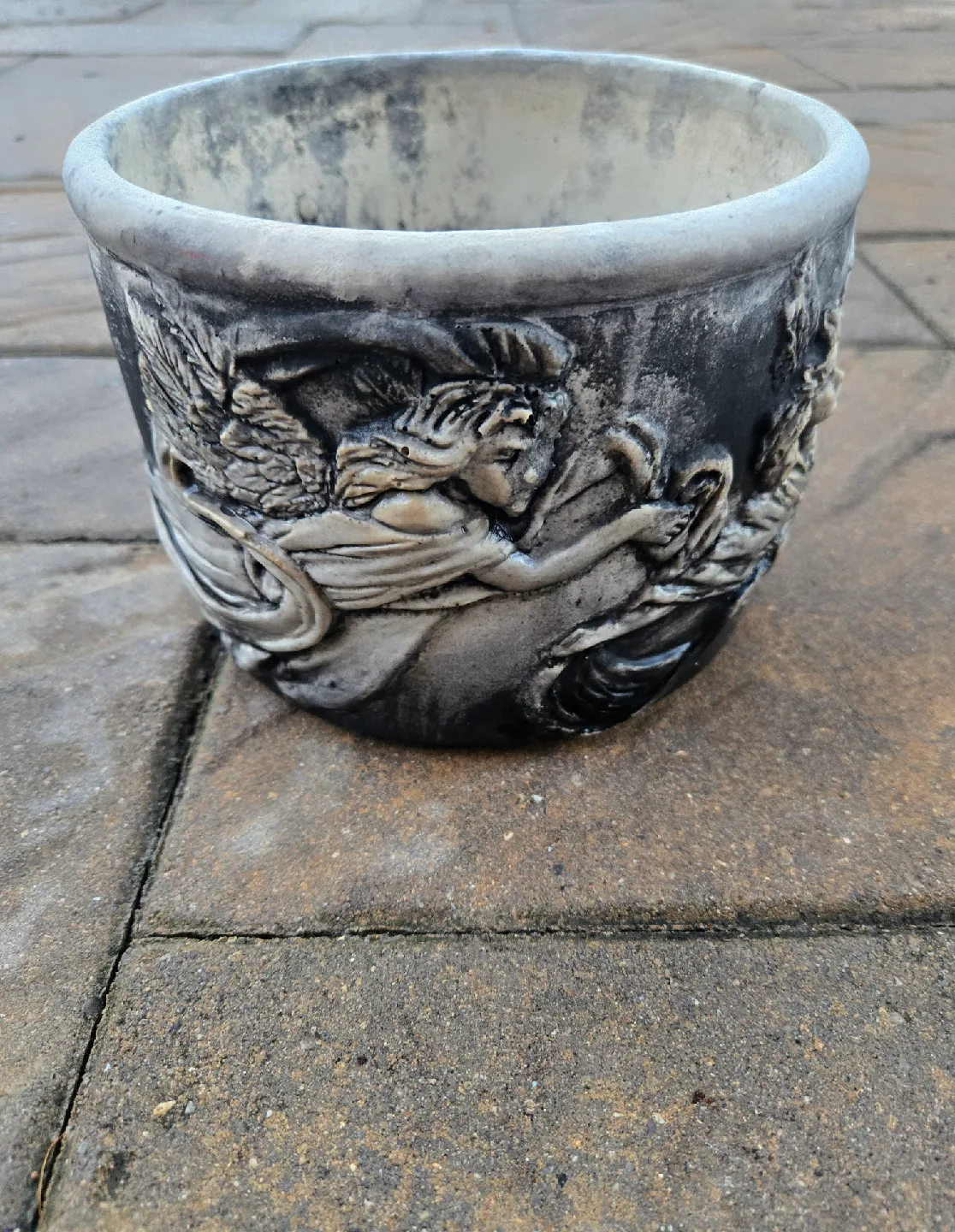 7" Angel Design Planter Pot image indicator(4)