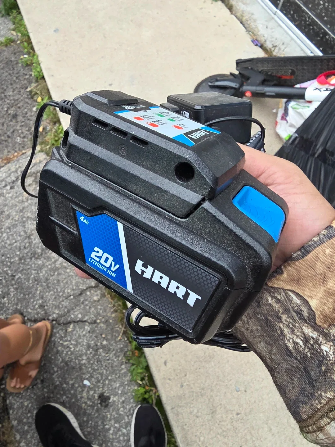 Hart 20V Lithium Ion Battery and charger