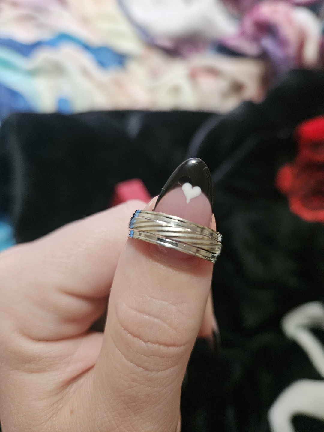 10K White Gold wedding band - photo 3