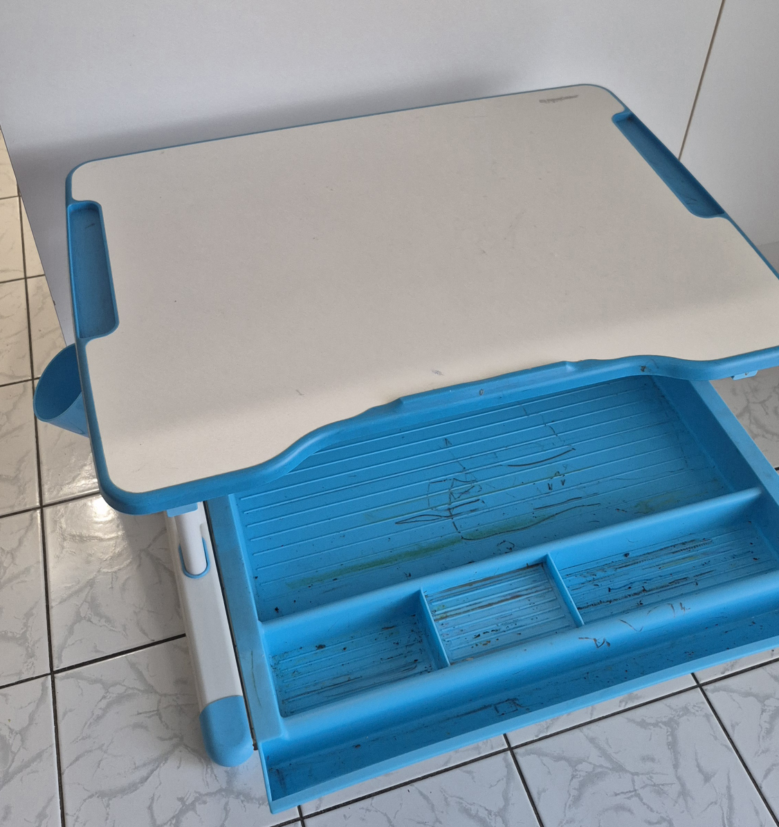 Adjustable Kids Desk - White & Blue - photo 2
