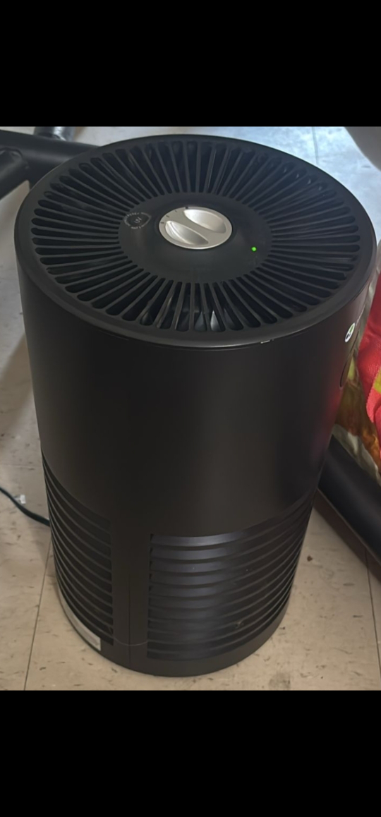 GermGuardian AC4700BDLX Air Purifier - Like New!