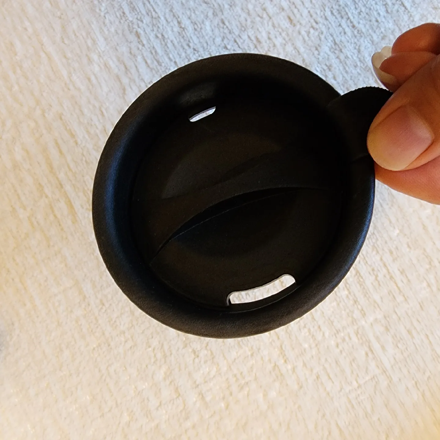 Ceramic 20oz Travel Mug with Lid image indicator(2)