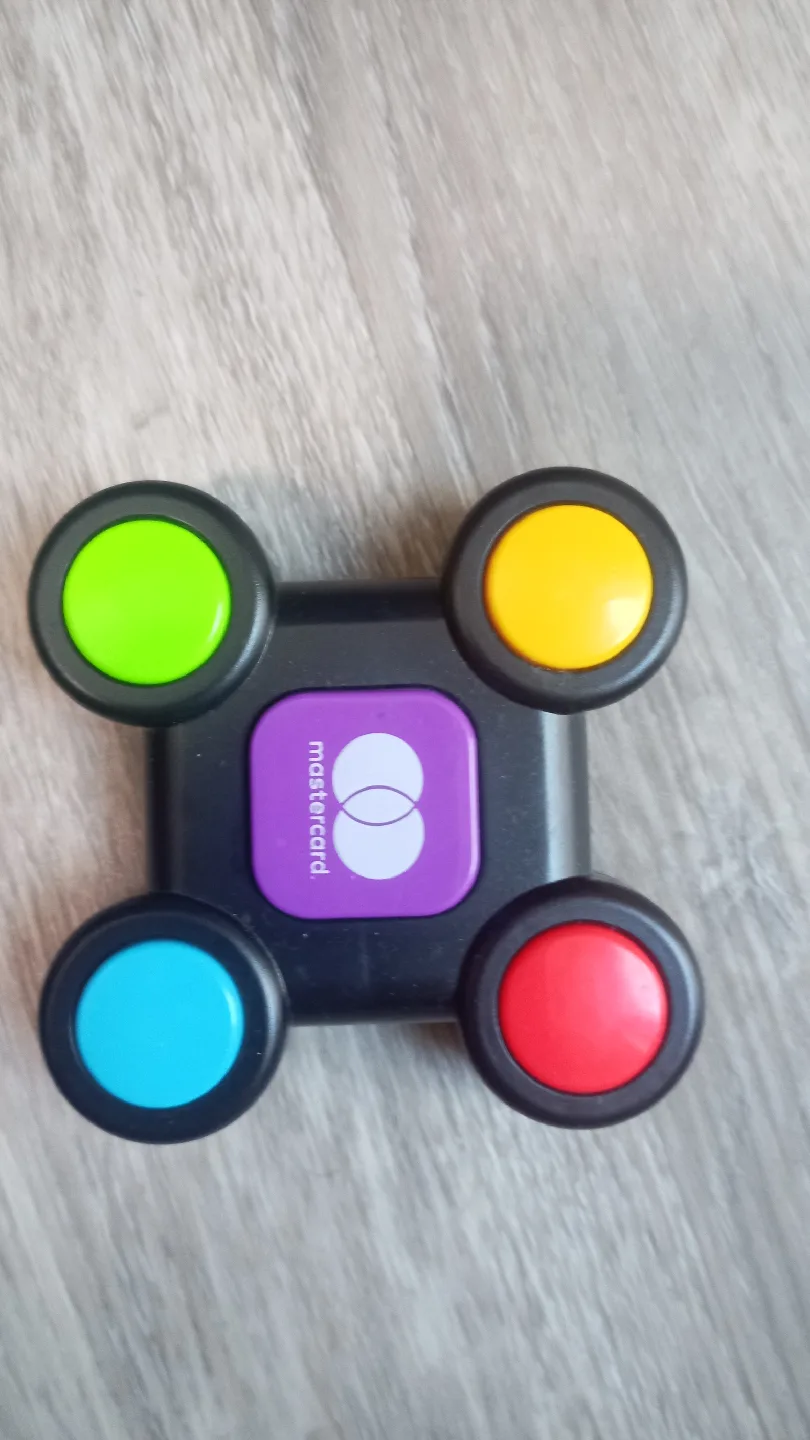 Mastercard Bop It! Game 🥕 thumbnail